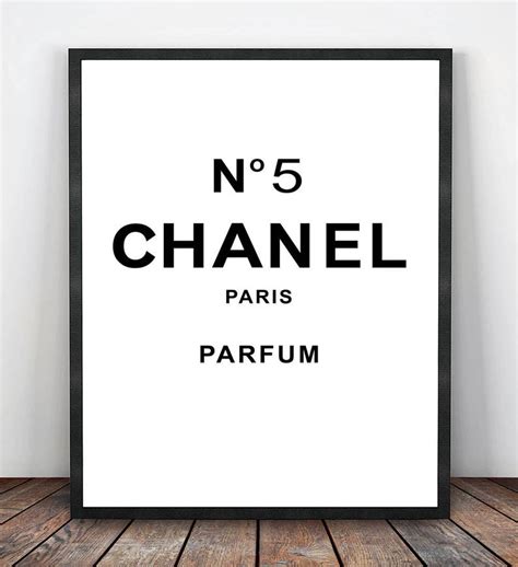 affiche chanel a imprimer gratuit|Modèle Chanel logo .